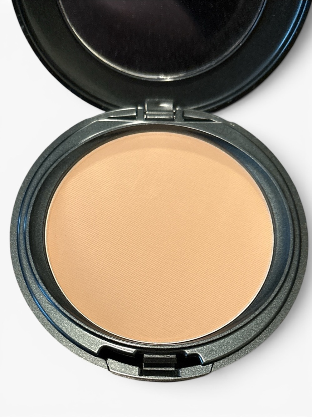 COVER FX Pressed Mineral Foundation Compact - Picture 2 of 3